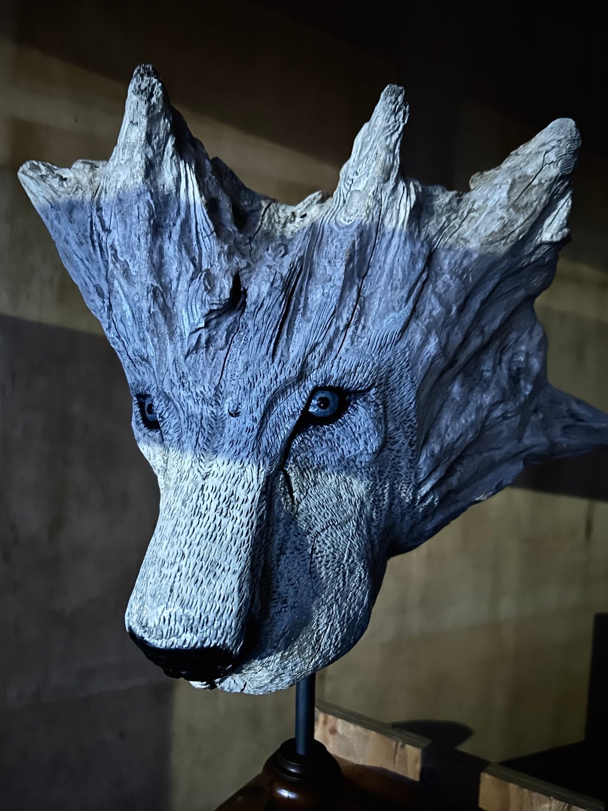 NO.14「ホワイトライオン」 | 流木と動物彫刻