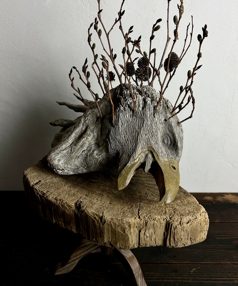 NO12「冬獣夏草」 | 流木と動物彫刻