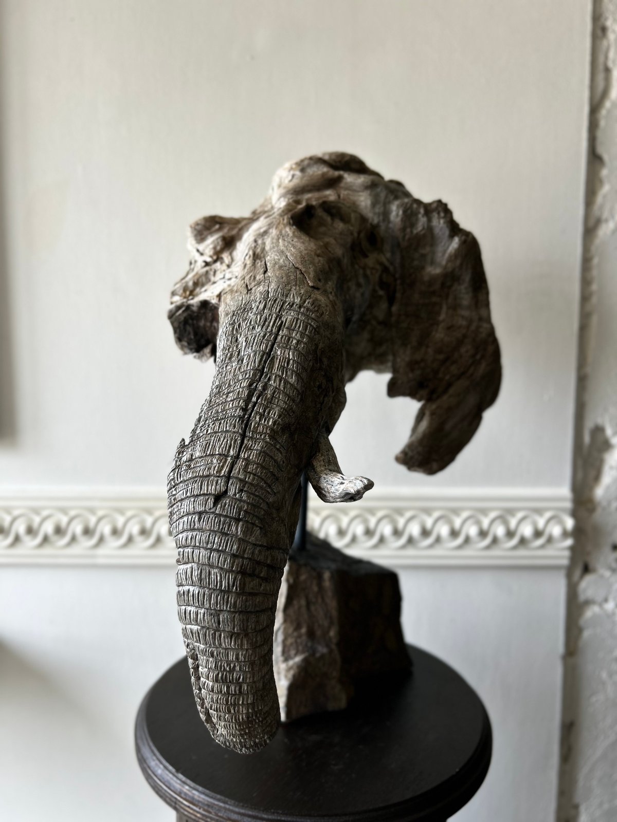 NO.62「静眼のアフリカゾウ」 | 流木と動物彫刻