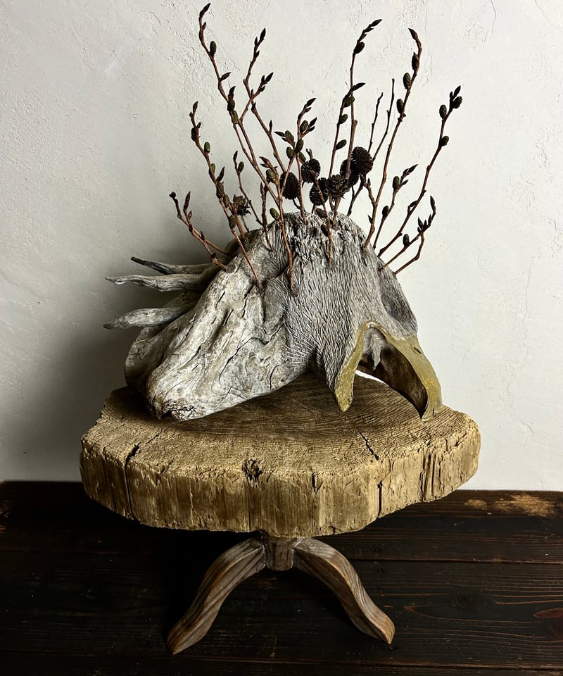 NO12「冬獣夏草」 | 流木と動物彫刻