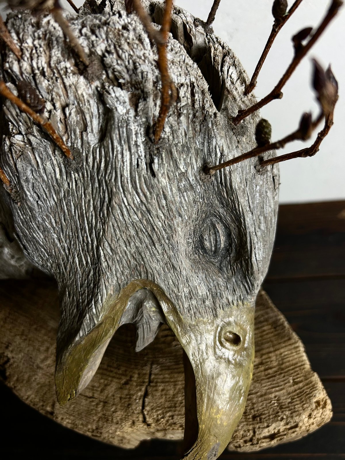 草木と小さな動物 NO12「冬獣夏草」 | 流木と動物彫刻
