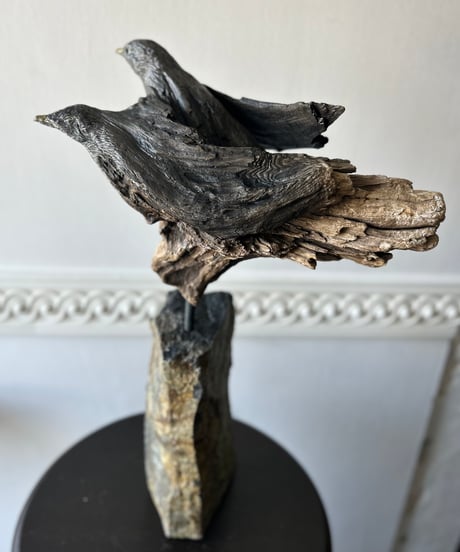 流木と動物彫刻