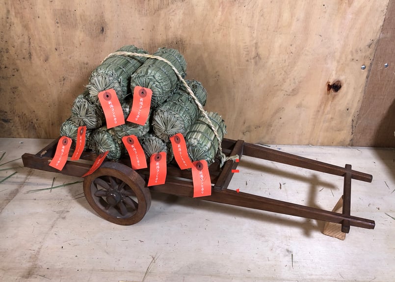 上越市の縁起物の大八車と米俵（1合サイズ10個 お米無し） | ニイガタ