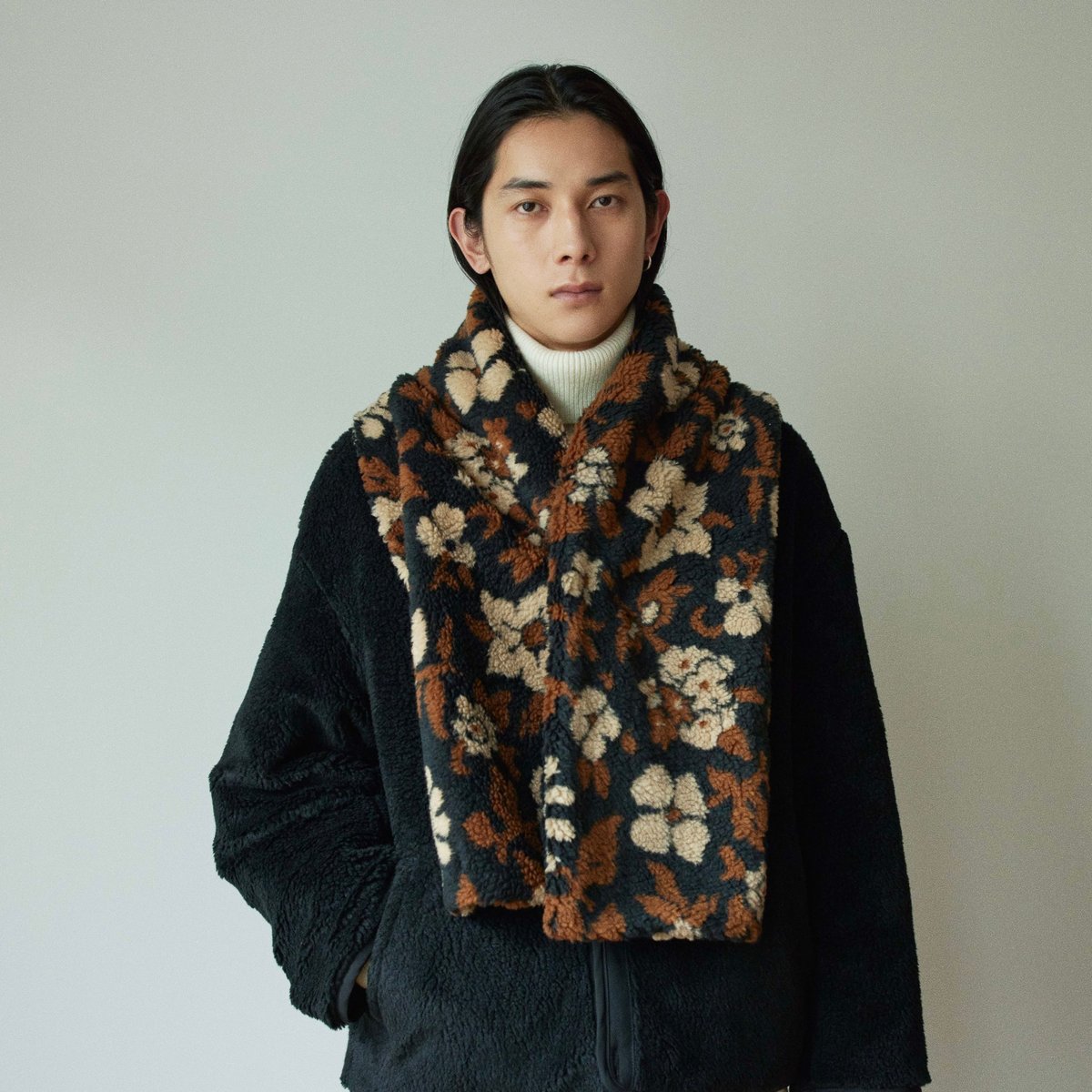 【専用】superNova. フラワーカモジャガードボア　Mサイズ superNova. Flower camo jacquard boa muffler / B