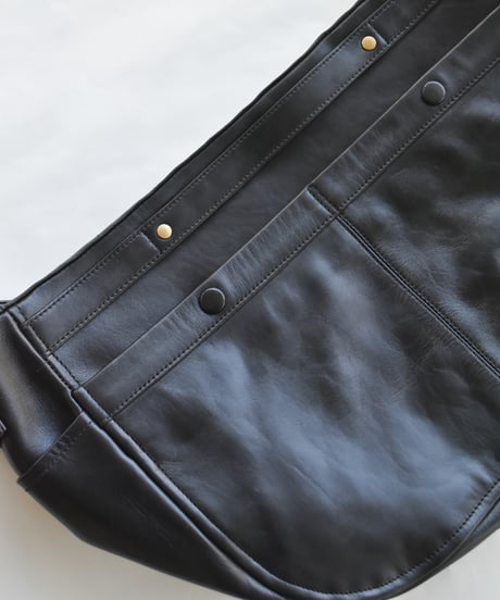 CCU NEW NEWSPAPER BAG M SIZE -COW SKIN