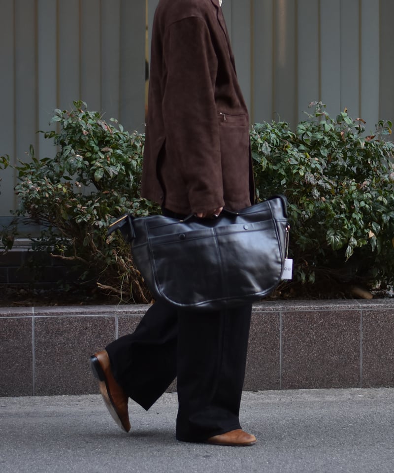 CCU NEW NEWSPAPER BAG M SIZE -COW SKIN | 45do｜r