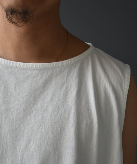 ANDER SLEEVELESS POISON TEE