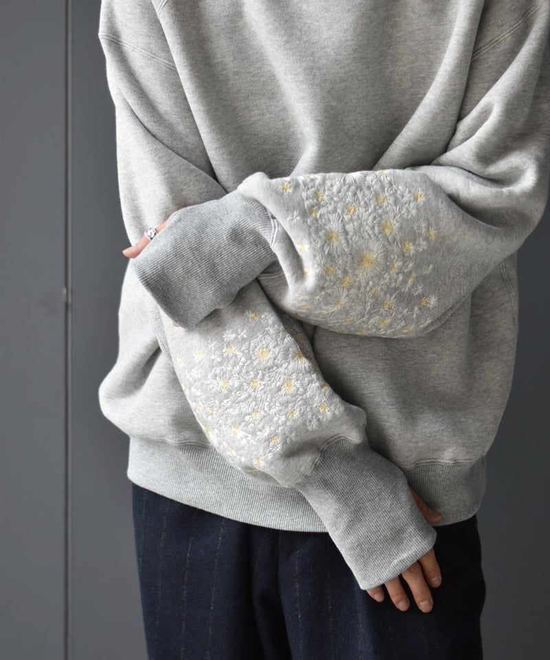 LAST1】superNova. Embroidery crew sweat | 45do｜