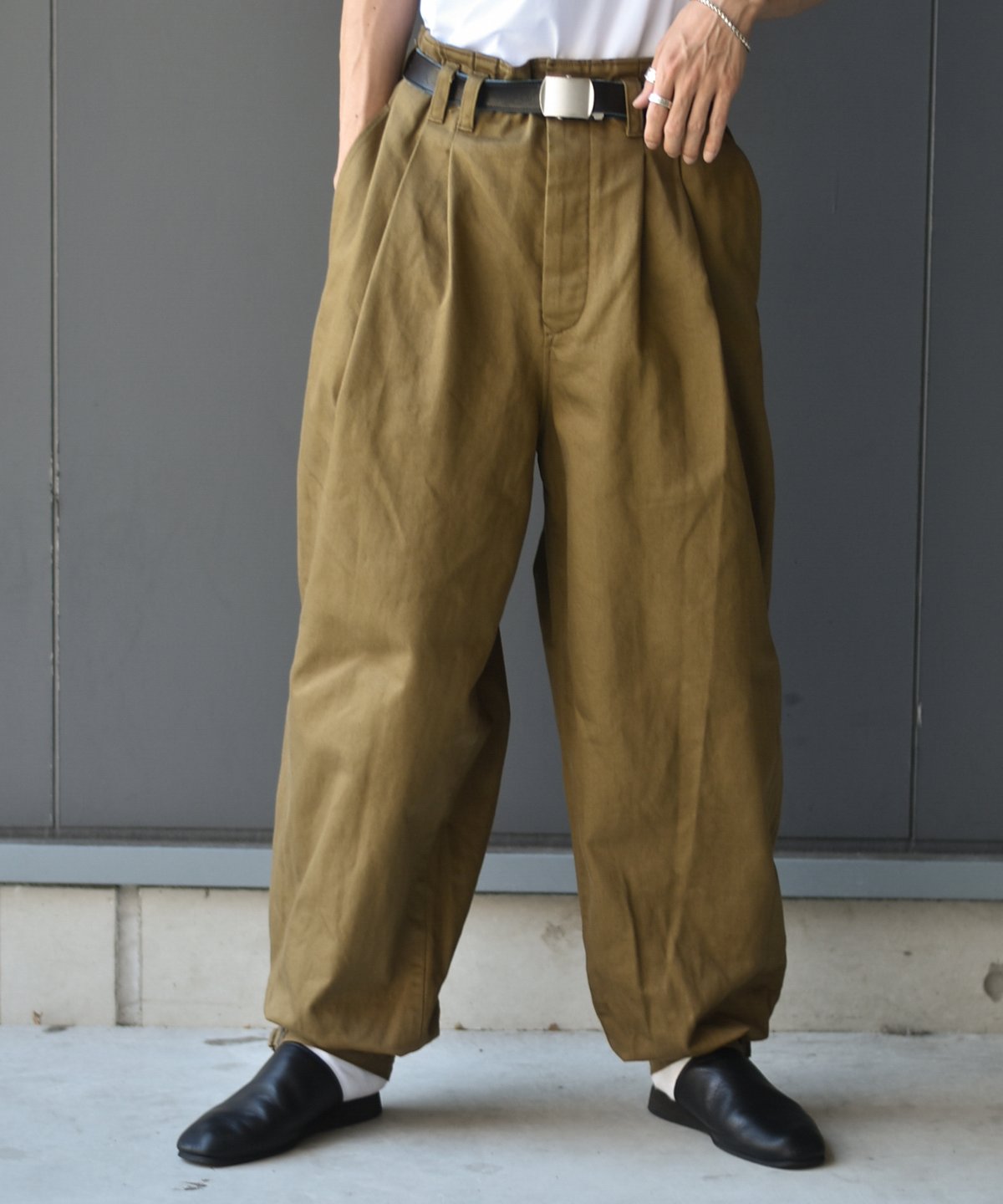 パンツ refomed KATSURAGI DENIM KNICKERBOCKERS 1 refomed [ KATSURAGI DENIM KNICKERBOCKERS ] KHAKI | ロイド
