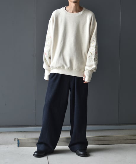 superNova. Embroidery crew sweat