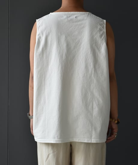 ANDER SLEEVELESS POISON TEE
