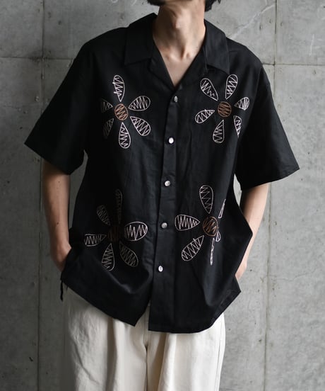 superNova. Aloha shirt - Big flowers embroidery