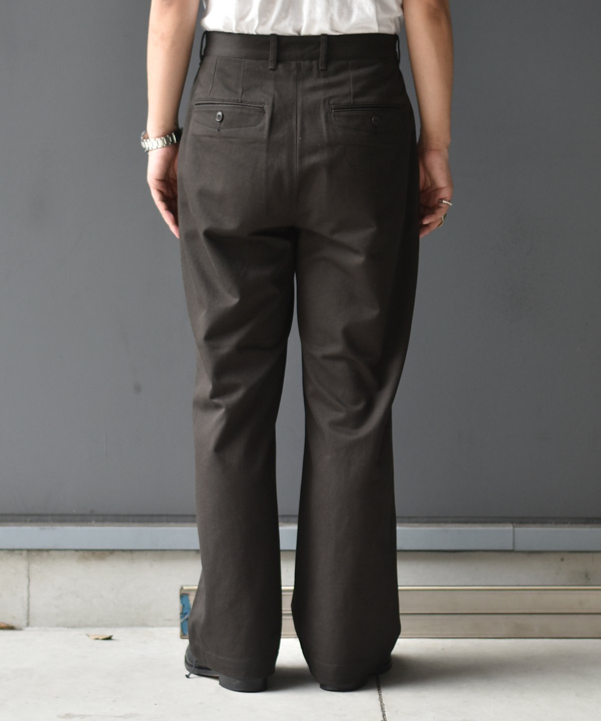 ULTERIOR WASHED VINTAGE TWILL TUCKED PANTS | 4