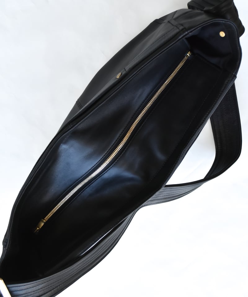 CCU NEW NEWSPAPER BAG M SIZE -COW SKIN | 45do｜r