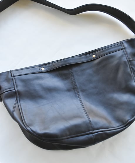 CCU NEW NEWSPAPER BAG M SIZE -COW SKIN
