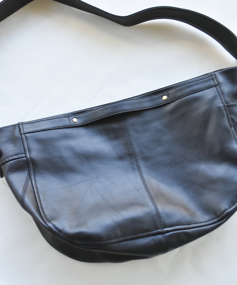 CCU NEW NEWSPAPER BAG M SIZE -COW SKIN | 45do｜r