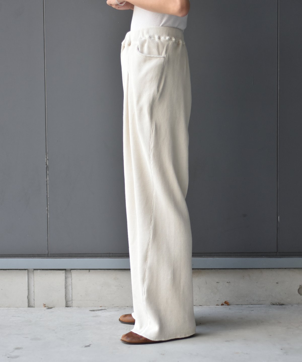 saby / 24AW/WAFFLE EASY PANTS/S/コットン/BRW/24a-081802// LAST1】saby WAFFLE EASY PANTS - Pigment Stone