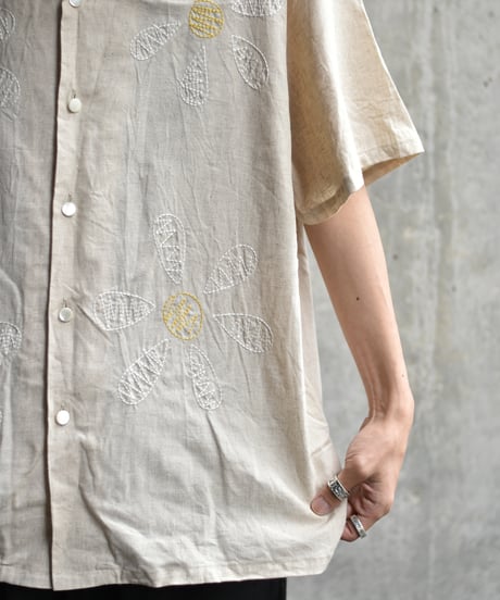 superNova. Aloha shirt - Big flowers embroidery