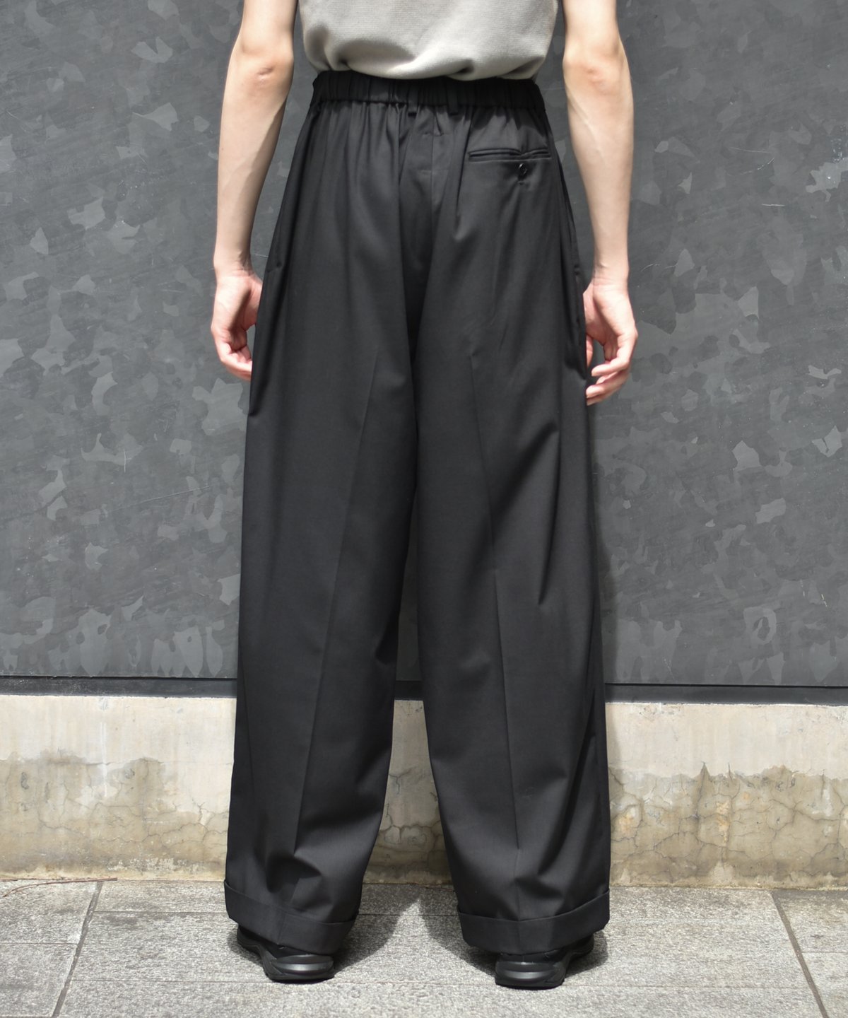 自己紹介を見てから購入お願いします EASY SLACKS 40 自己紹介を見てから購入お願いします EASY SLACKS 40 F.U.L.L