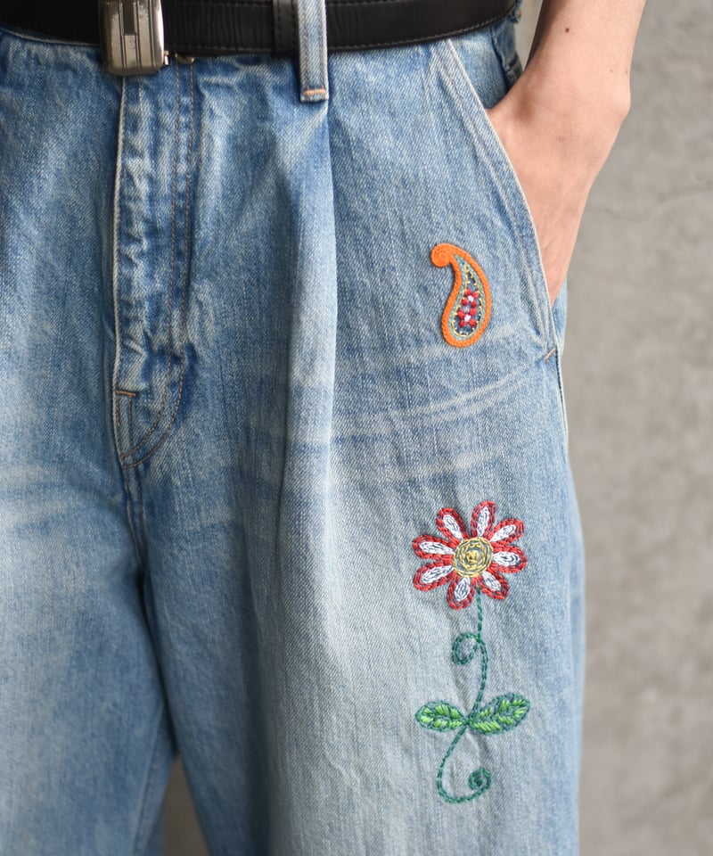 superNova. Embroidered wide selvedge jeans - Ol