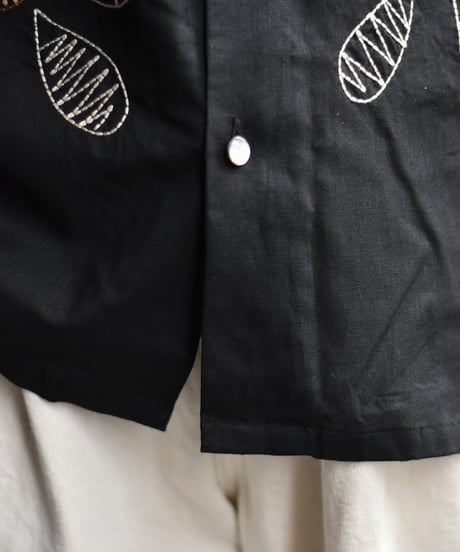 superNova. Aloha shirt - Big flowers embroidery