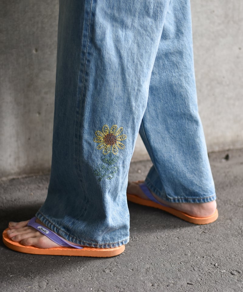 superNova. Embroidered wide selvedge jeans - Ol