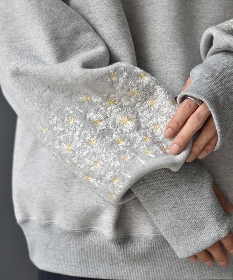 LAST1】superNova. Embroidery crew sweat | 45do｜