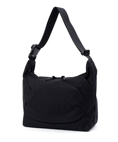 BOKU HA TANOSII MESSENGER BAG