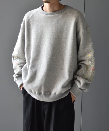 superNova. Embroidery crew sweat