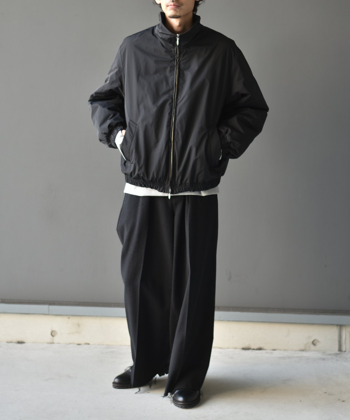 MARK AND LONA ネイビー フードジャケット 断捨離最終値下げ‼️ MARK AND LONA ネイビー フードジャケット 断捨離最終値下げ