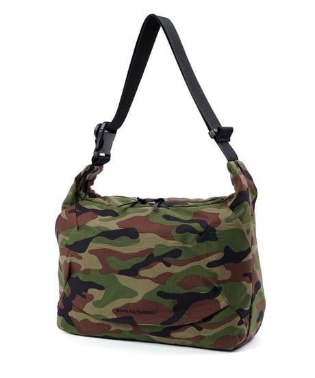 BOKU HA TANOSII MESSENGER BAG