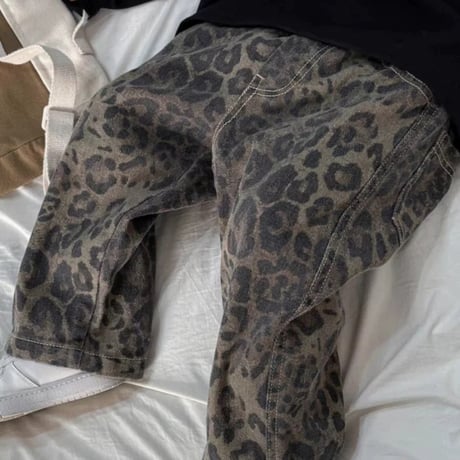 《即納》 leopard denim pants