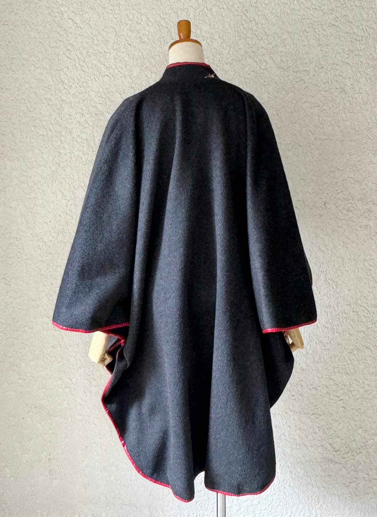レッドパイピングマント JK83 | European Vintage & Antique P