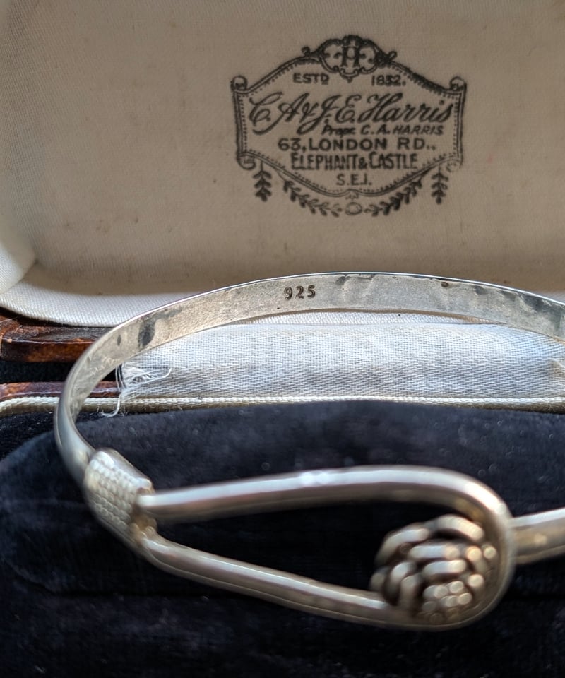 華奢な薔薇モチーフ シルバーバングル AS257 | European Vintage & A