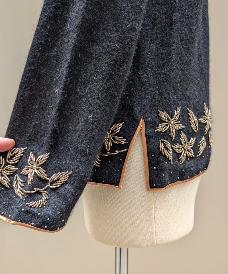 ビーズ刺繍 マオカラーチャイナカーディガン(黒) SW23 ビーズ刺繍 マオカラーチャイナカーディガン(黒) SW23