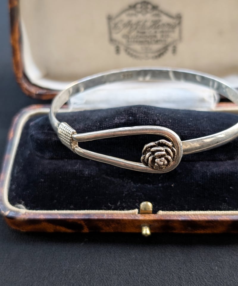 華奢な薔薇モチーフ シルバーバングル AS257 | European Vintage & A