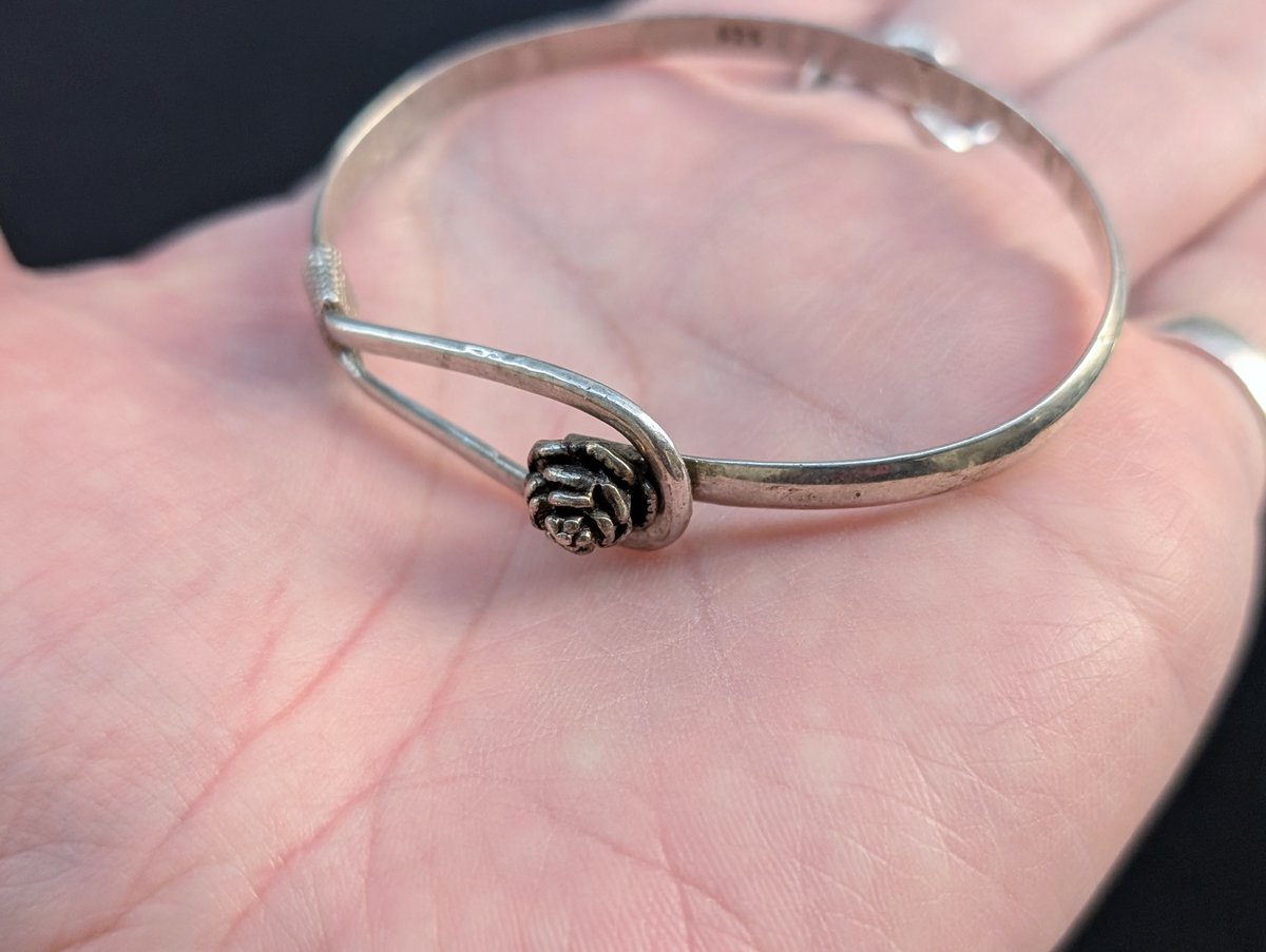 華奢な薔薇モチーフ シルバーバングル AS257 | European Vintage & A