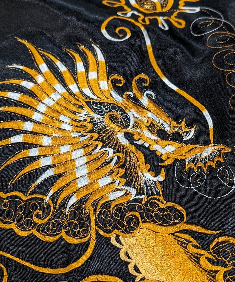 【豪華刺繍】チャイナジャケット　ロングガウン　龍　ドラゴン　黒金 1940'S VINTAGE 龍刺繍チャイナガウン（VINTAGE） | スナマグ