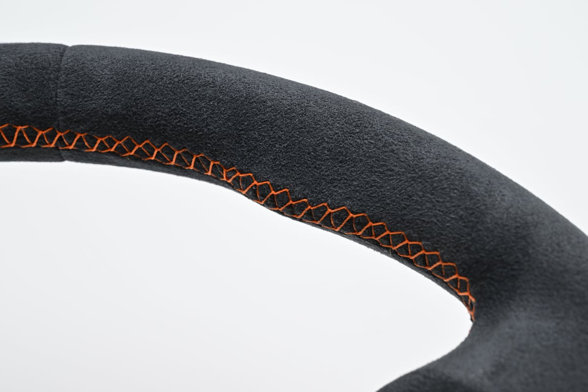 STARKウルトラスエードステアリング【限定センターレッド