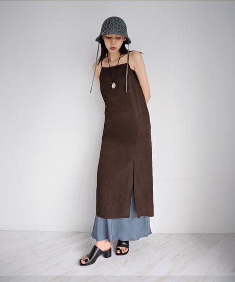 SILKY CRINKLE SLIT DRESS
