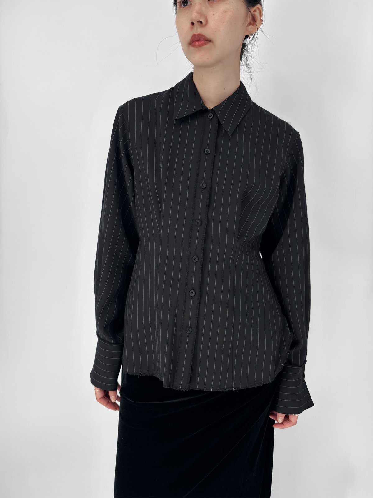 CUT-OFF STRIPE SHIRT | CONSISTER