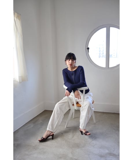 ZIP UP KNIT TOP