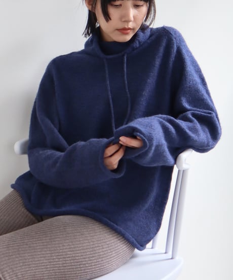 WIDE NECK KNIT TOP