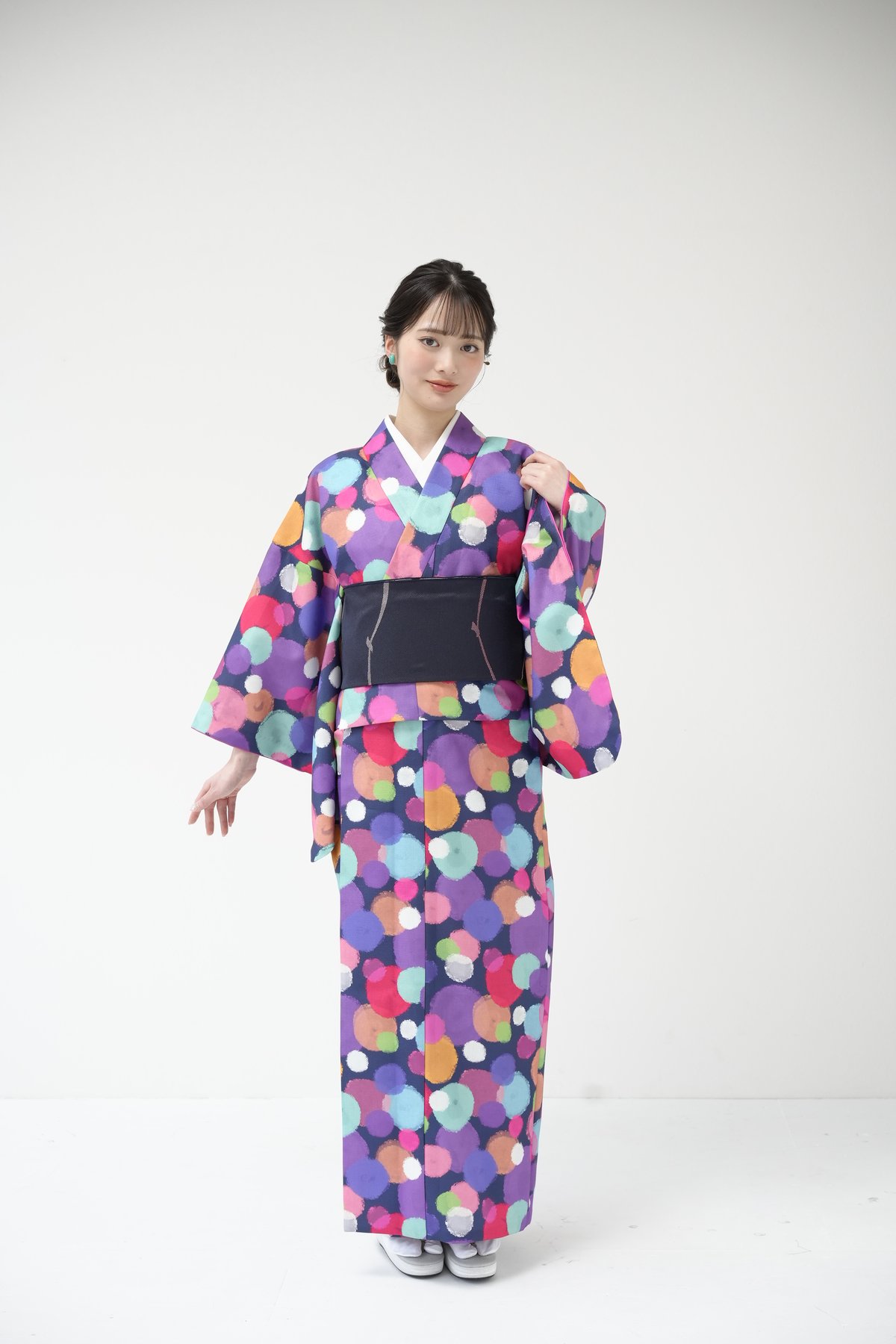 着 17769z 着物 うまう 紬 四角に燕文様 バチ衿 しつけ付き 売買された 