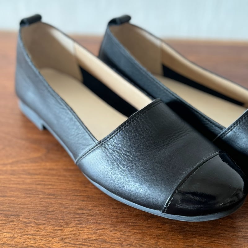 フラットシューズ DIARIES | LUEUF