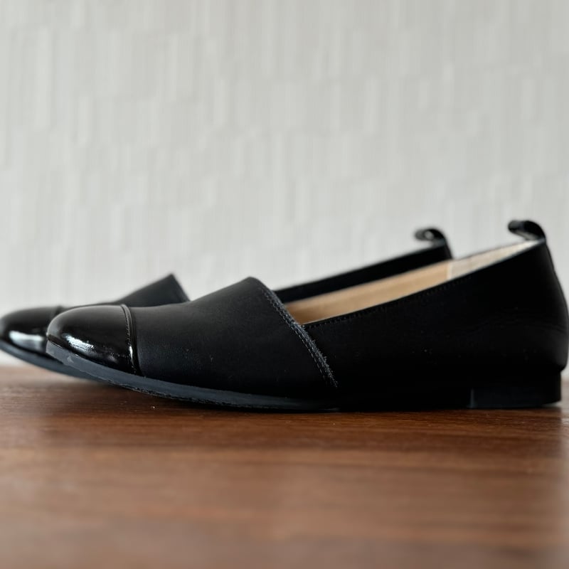 フラットシューズ DIARIES | LUEUF