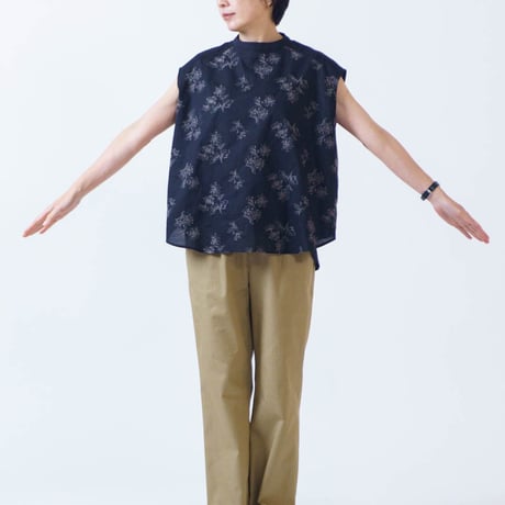 ドット柄タックブラウス LUEUF