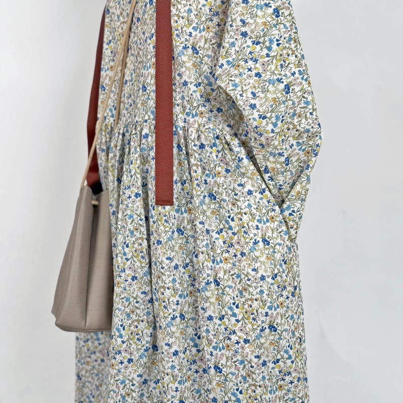 handmadeコーデュロイ花柄ギャザーワンピースfree青 handmadeコーデュロイ花柄ギャザーワンピースfree青 handmade