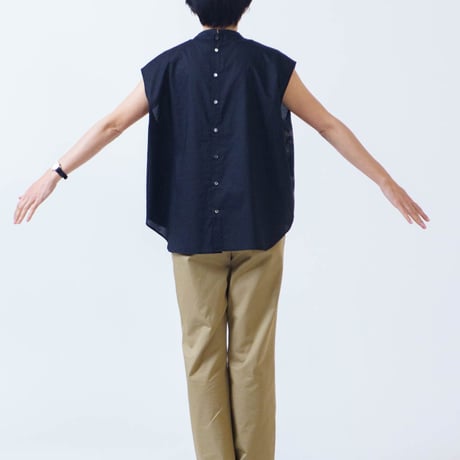 ドット柄タックブラウス LUEUF