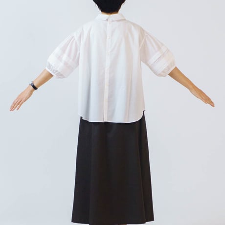 パフスリーブプルオーバー LUEUF